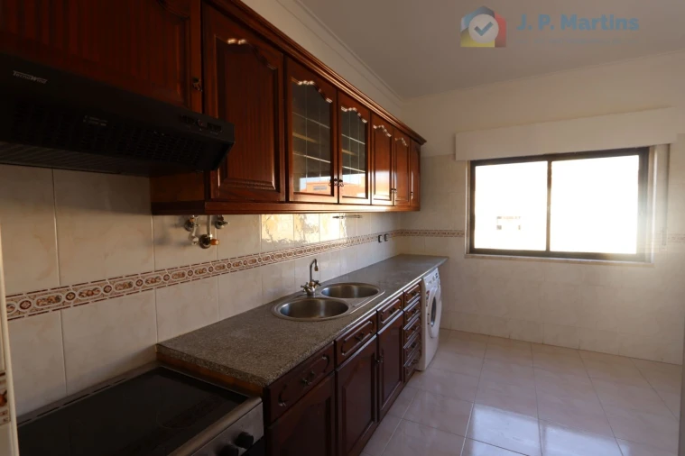 Apartamento T2 para Venda em Amora Foto 2