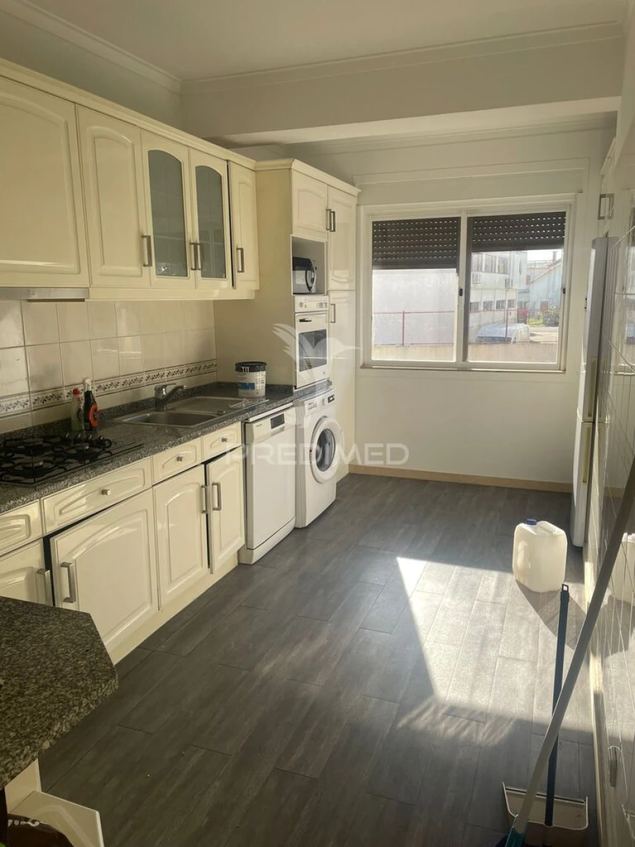 Apartamento T2 para Venda em Águas Livres Foto 7