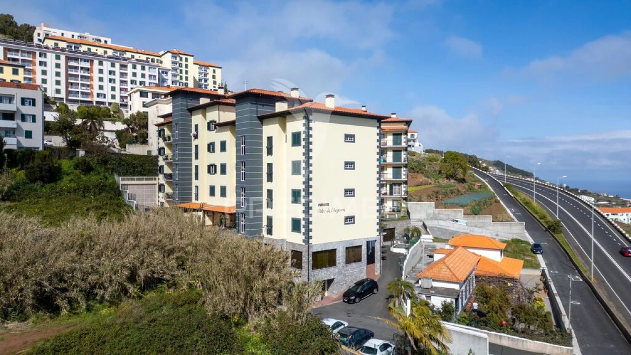 Apartamento T1 para Venda em Caniço Foto 2