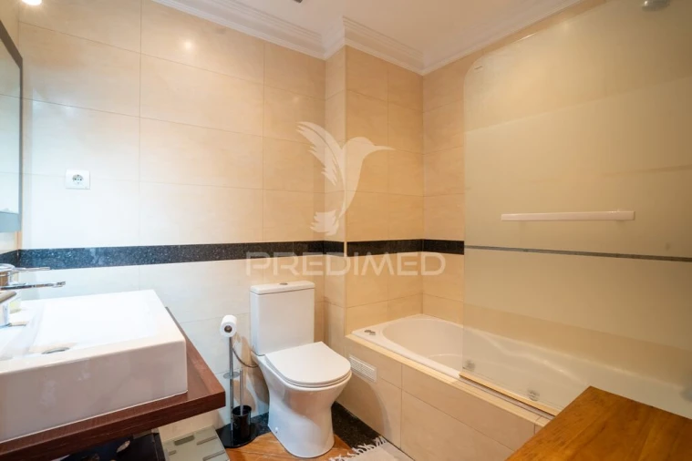 Apartamento T1 para Venda em Caniço Foto 11