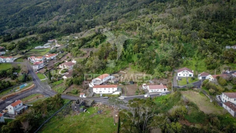 Prédio para Venda em Urzelina (São Mateus)
