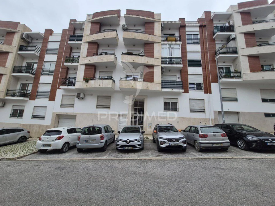 Apartamento T2 para Venda em Laranjeiro e Feijó Foto 1