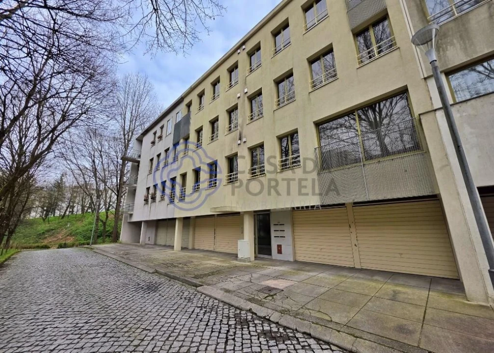 Apartamento T2 para Venda em Creixomil Foto 1