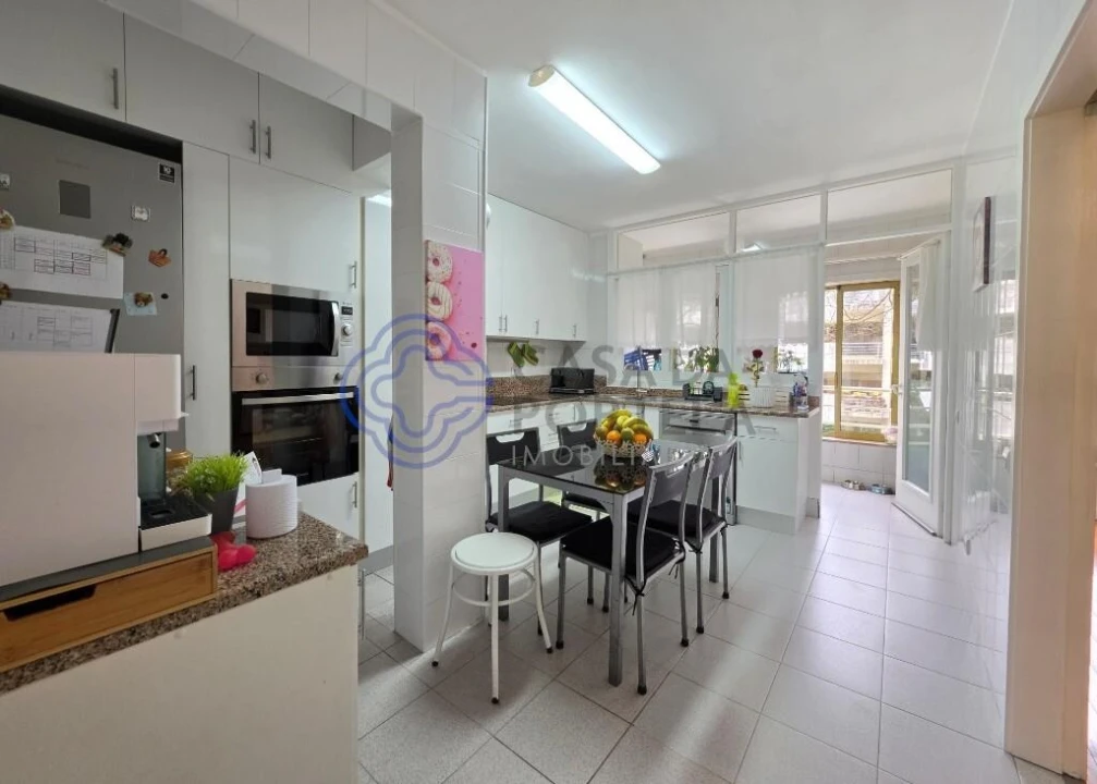 Apartamento T2 para Venda em Creixomil Foto 4