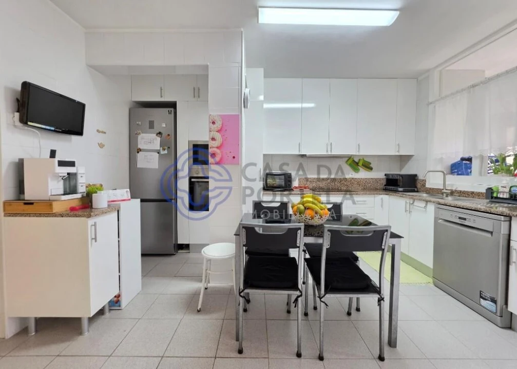 Apartamento T2 para Venda em Creixomil Foto 6