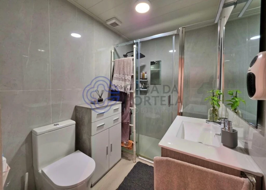 Apartamento T2 para Venda em Creixomil Foto 15