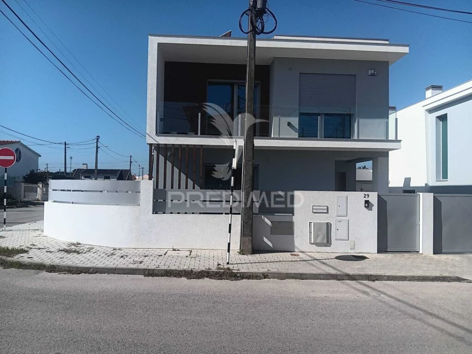 Moradia T3 para Venda em Fernao Ferro Foto 1