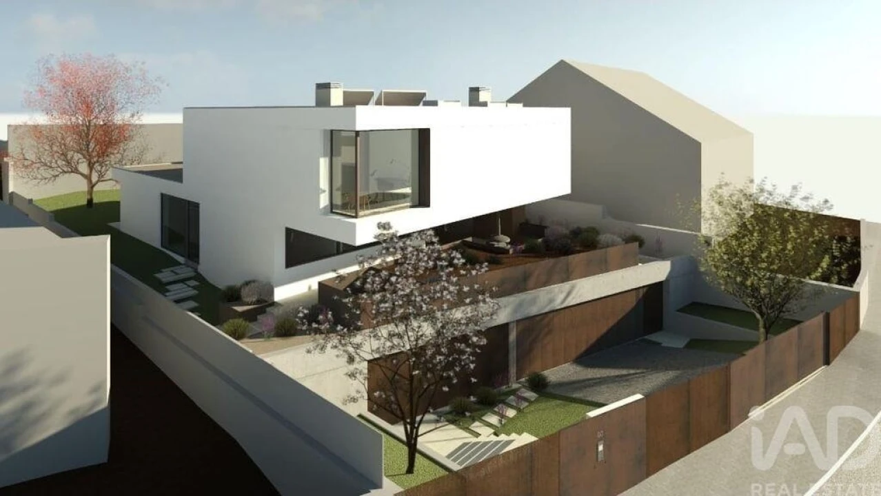 Terreno para Venda em Paços de Brandão Foto 1