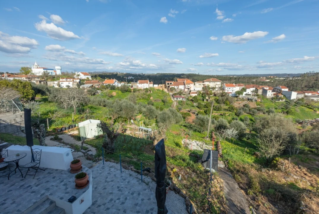 Moradia T3 para Venda em Casais e Alviobeira Foto 2