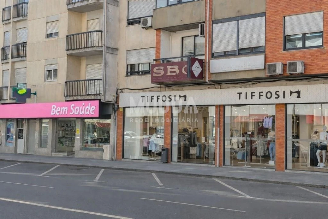 Escritório para Venda em Sé, Santa Maria e Meixedo Foto 12