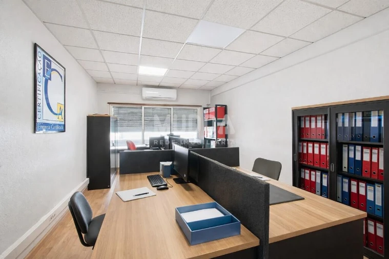 Escritório para Venda em Sé, Santa Maria e Meixedo Foto 5