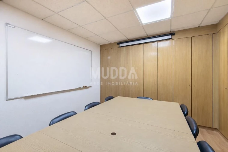Escritório para Venda em Sé, Santa Maria e Meixedo Foto 6