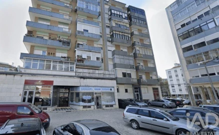 Apartamento T3 para Venda em Benfica