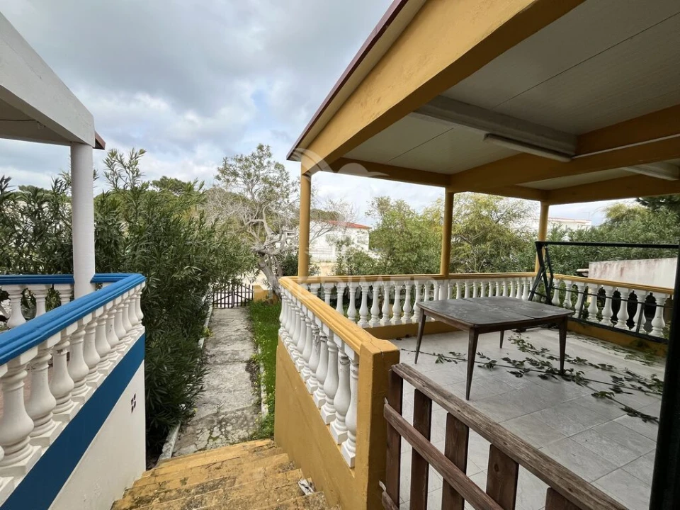 Moradia T3 para Venda em Quelfes Foto 3