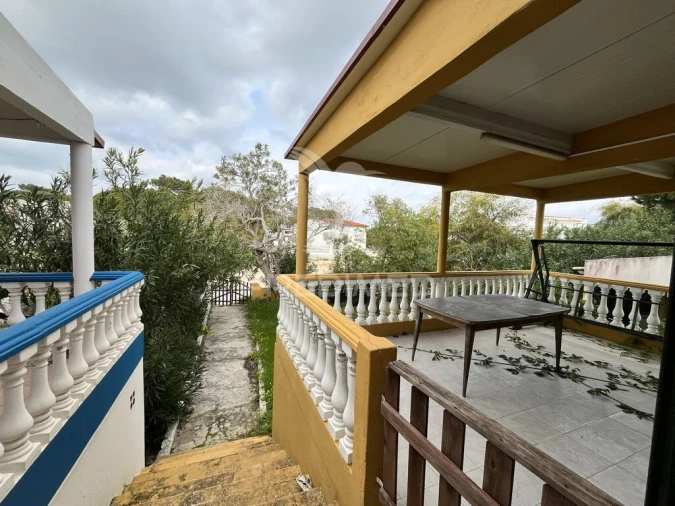 Moradia T3 para Venda em Quelfes Foto 3