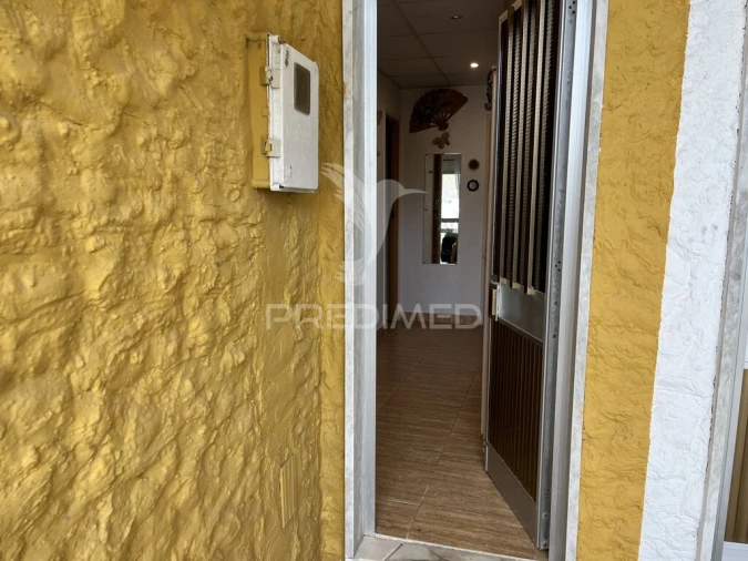 Moradia T3 para Venda em Quelfes Foto 6