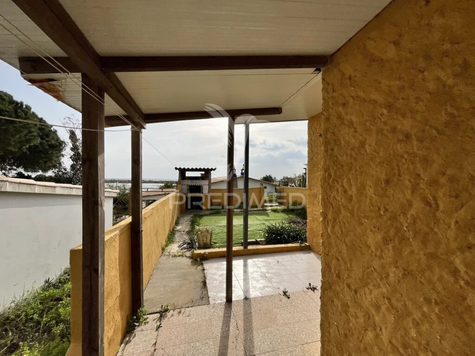 Moradia T3 para Venda em Quelfes Foto 17