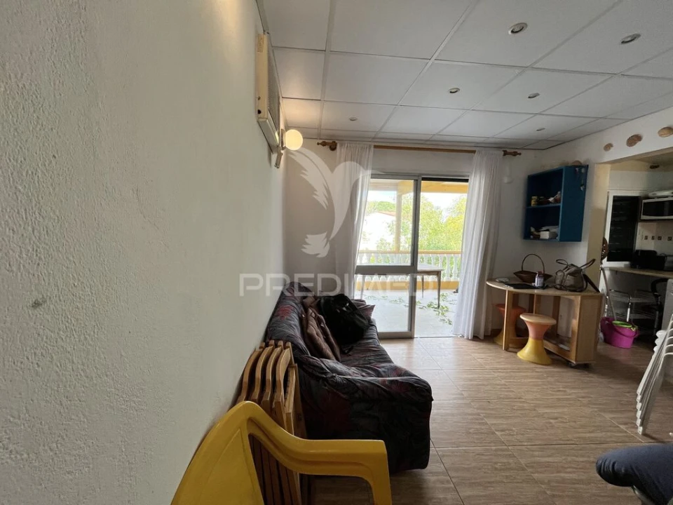 Moradia T3 para Venda em Quelfes Foto 13