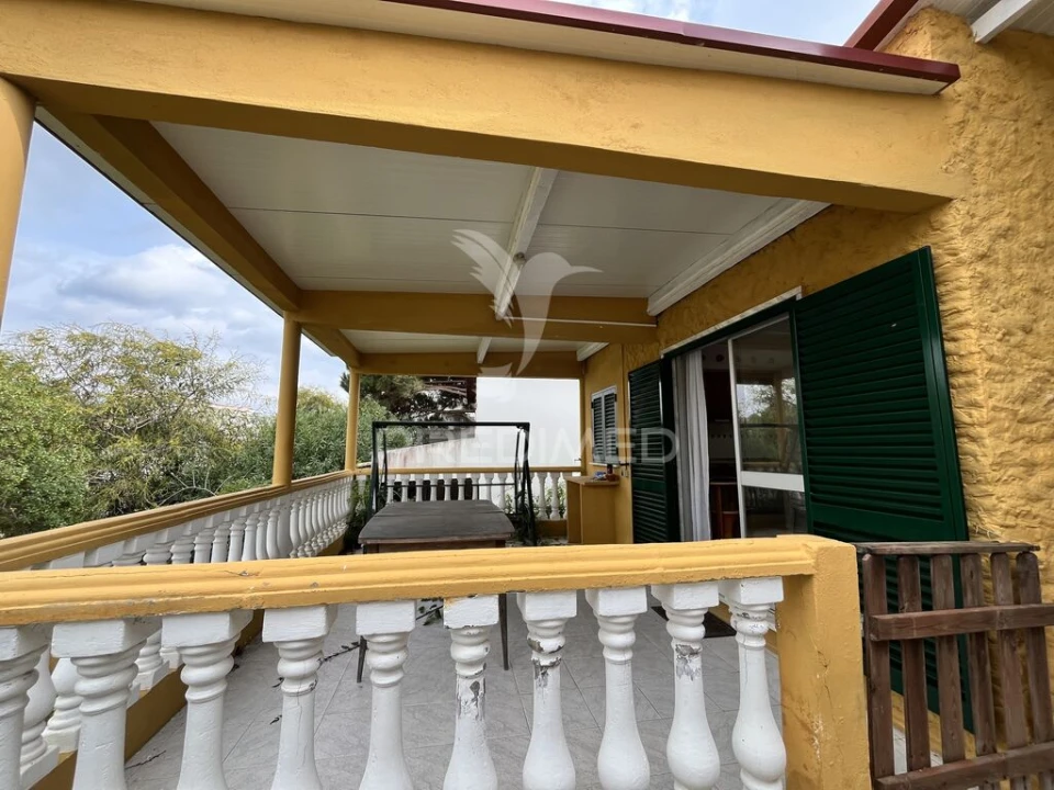 Moradia T3 para Venda em Quelfes Foto 4