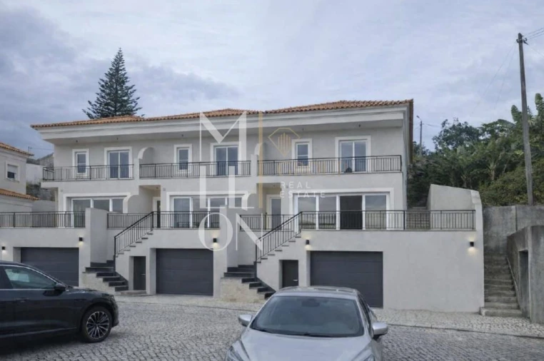 Moradia T3 para Venda em Santa Cruz