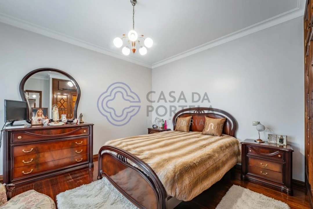 Moradia T5 para Venda em Castêlo da Maia Foto 17