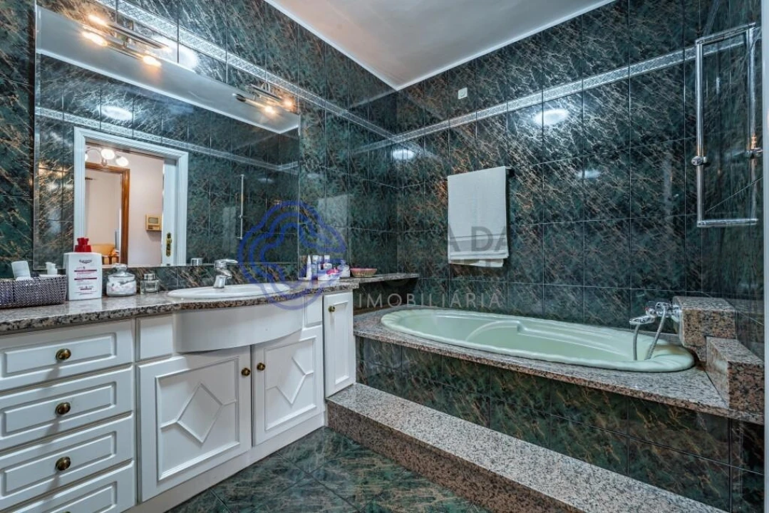 Moradia T5 para Venda em Castêlo da Maia Foto 23