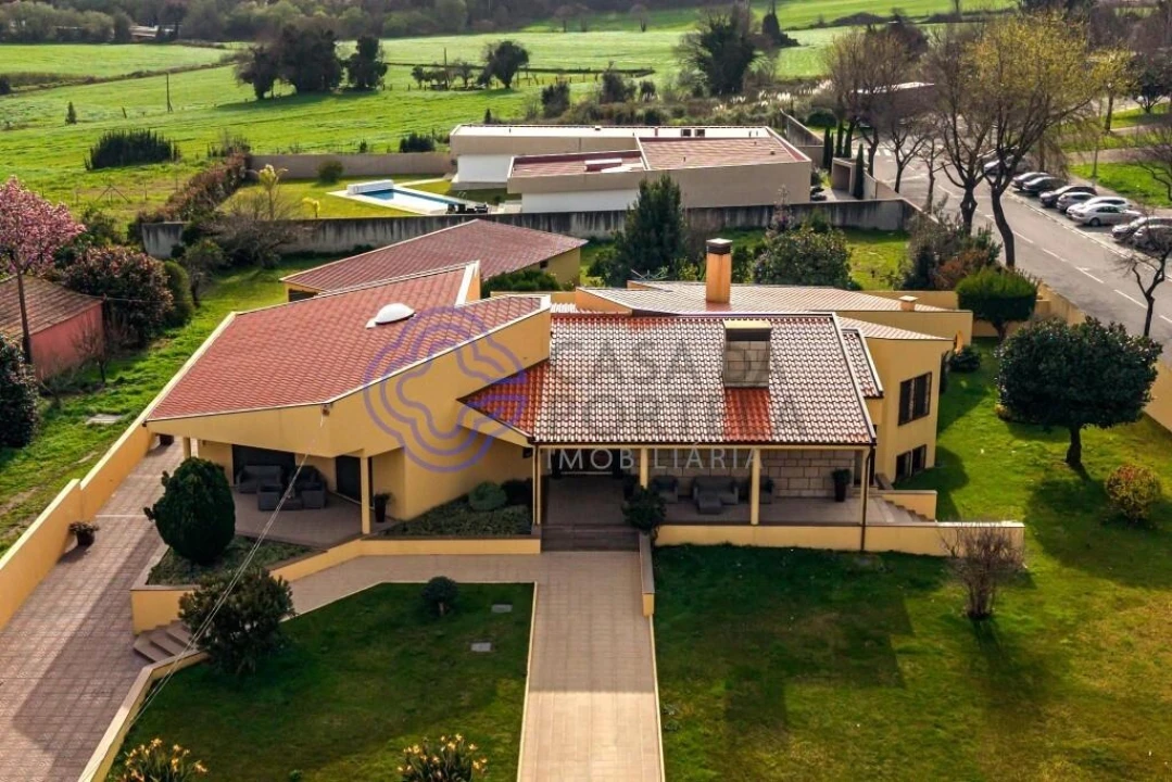 Moradia T5 para Venda em Castêlo da Maia Foto 1