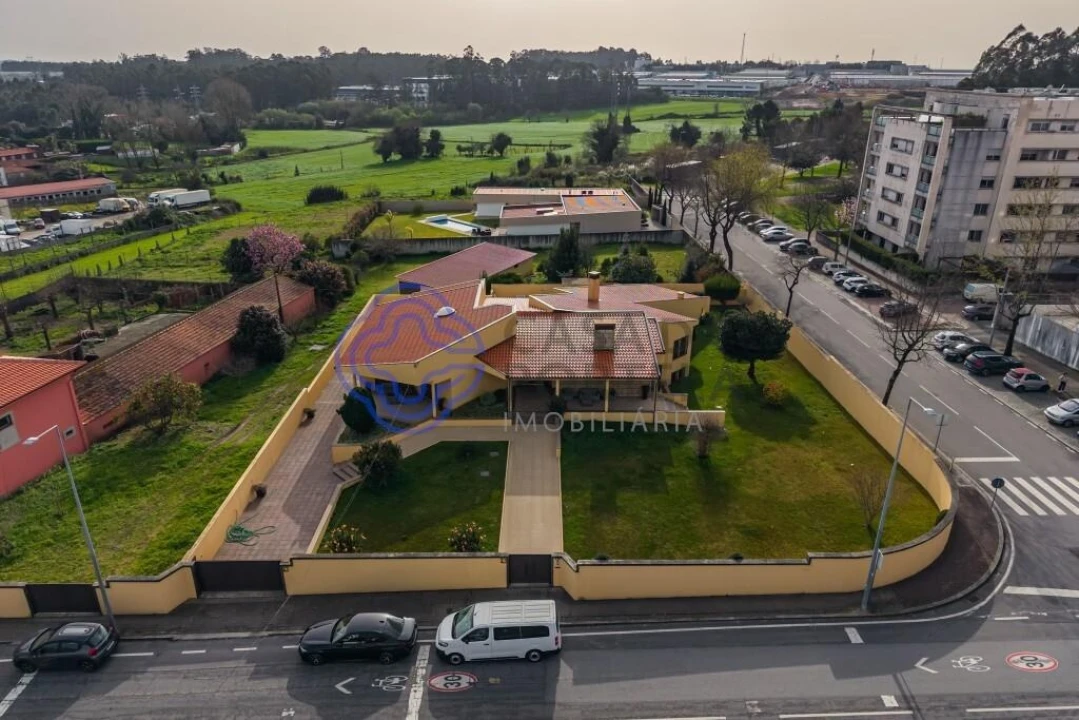 Moradia T5 para Venda em Castêlo da Maia Foto 44