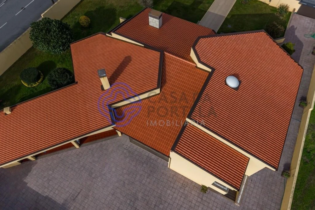 Moradia T5 para Venda em Castêlo da Maia Foto 3