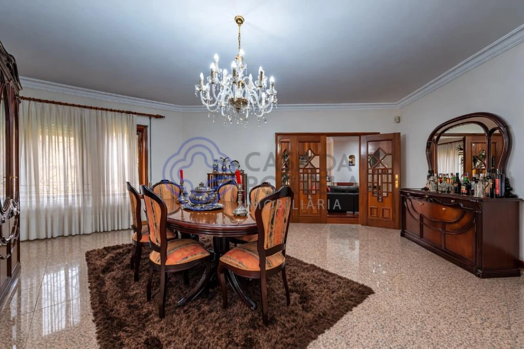 Moradia T5 para Venda em Castêlo da Maia Foto 9