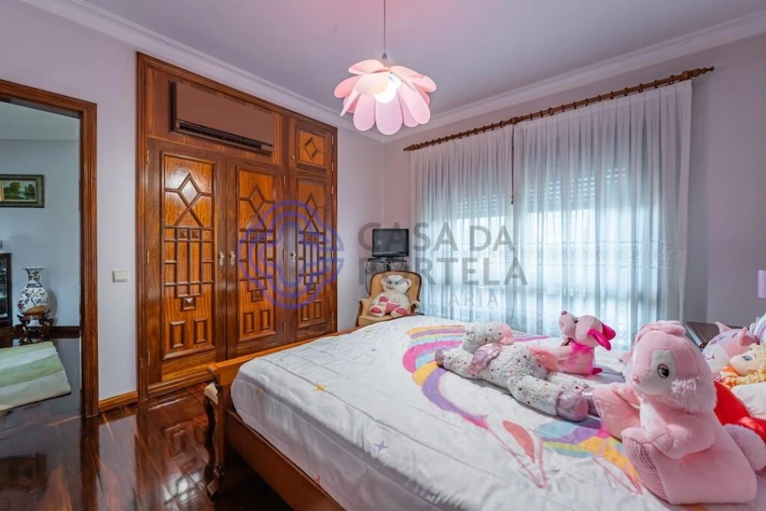 Moradia T5 para Venda em Castêlo da Maia Foto 14