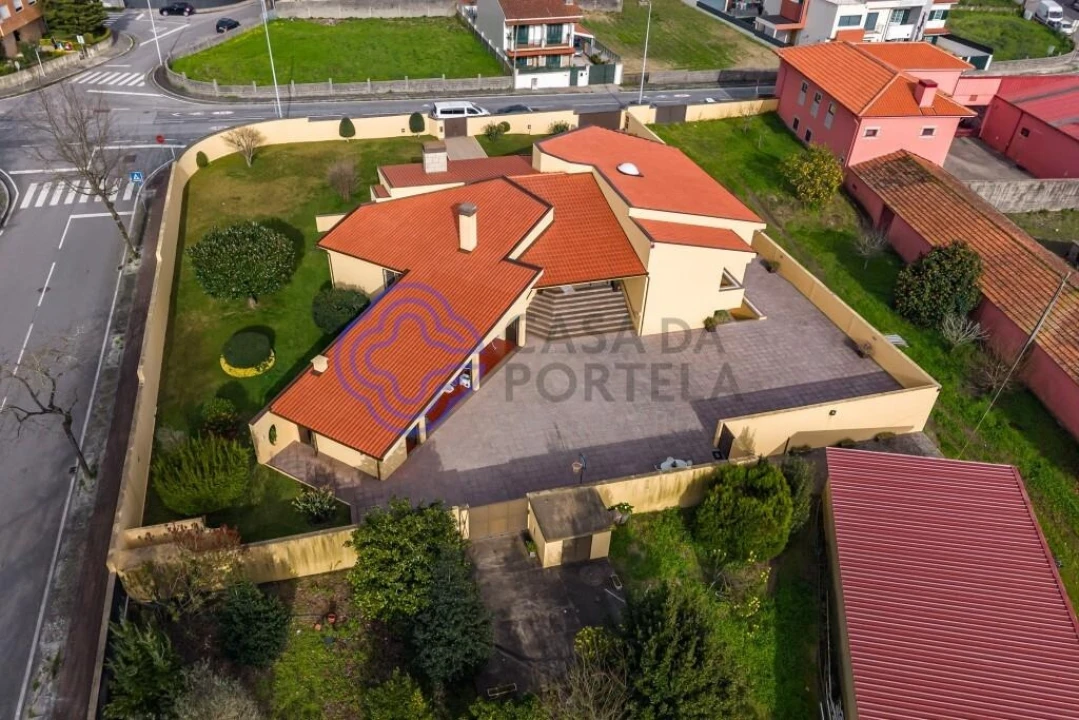 Moradia T5 para Venda em Castêlo da Maia Foto 2