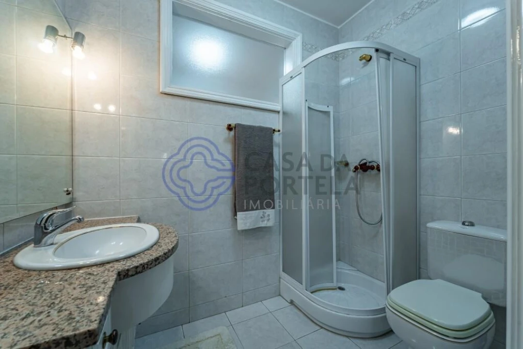 Moradia T5 para Venda em Castêlo da Maia Foto 26