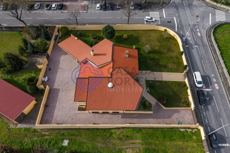 Moradia T5 para Venda em Castêlo da Maia Foto 46