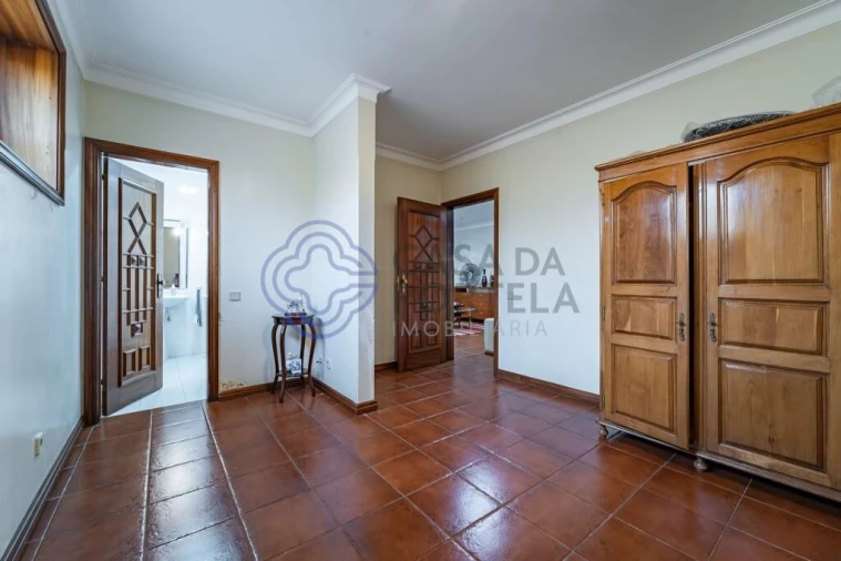 Moradia T5 para Venda em Castêlo da Maia Foto 35