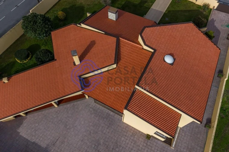 Moradia T5 para Venda em Castêlo da Maia Foto 3