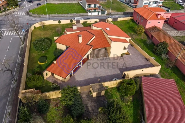 Moradia T5 para Venda em Castêlo da Maia Foto 2