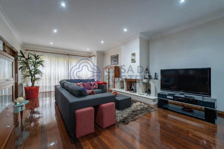 Moradia T5 para Venda em Castêlo da Maia Foto 6