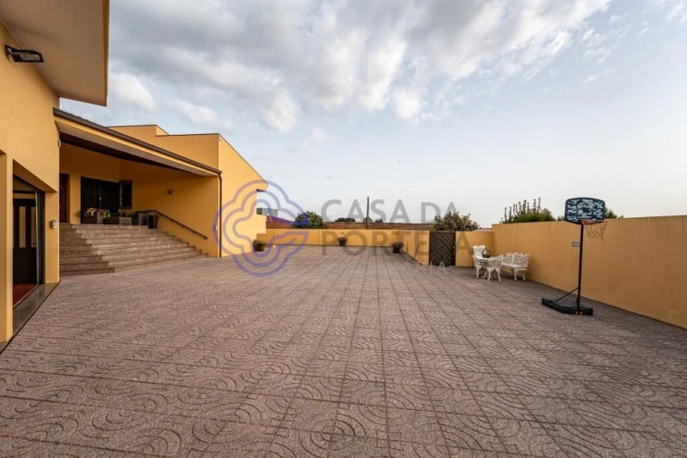 Moradia T5 para Venda em Castêlo da Maia Foto 40