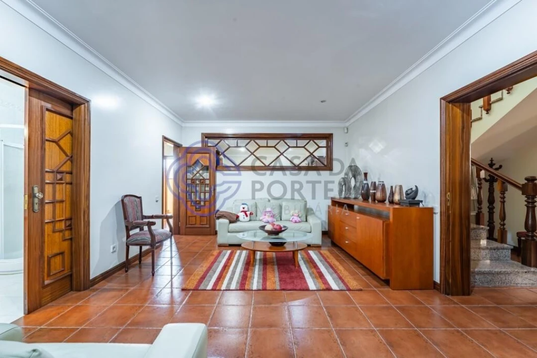 Moradia T5 para Venda em Castêlo da Maia Foto 34