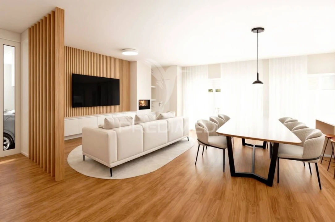 Moradia T4 para Venda em Fernao Ferro Foto 8