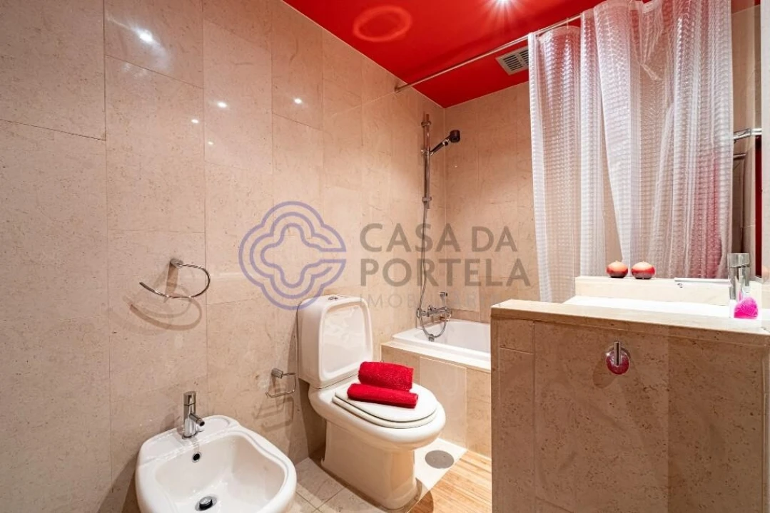 Apartamento T2 para Venda em Cidade da Maia Foto 32