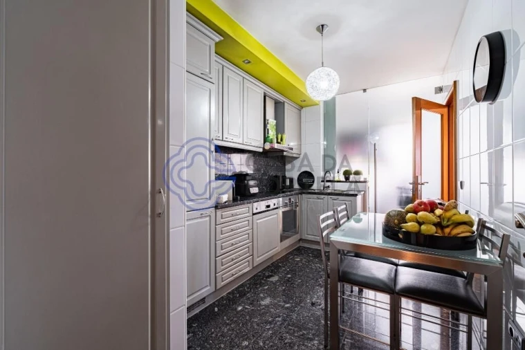 Apartamento T2 para Venda em Cidade da Maia Foto 16