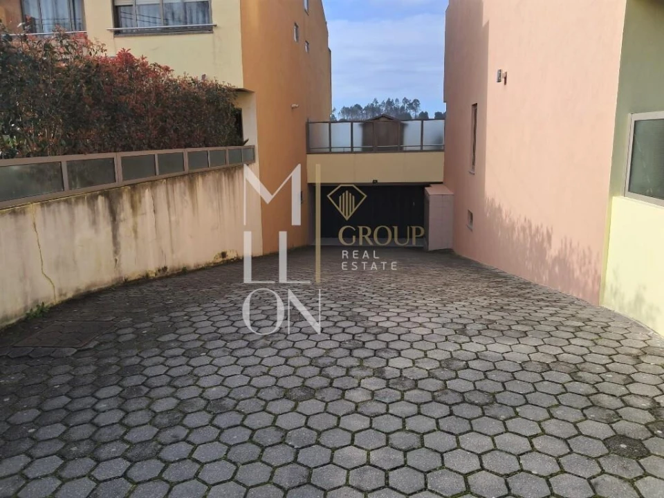 Moradia T4 para Venda em Serzedo e Perosinho Foto 3