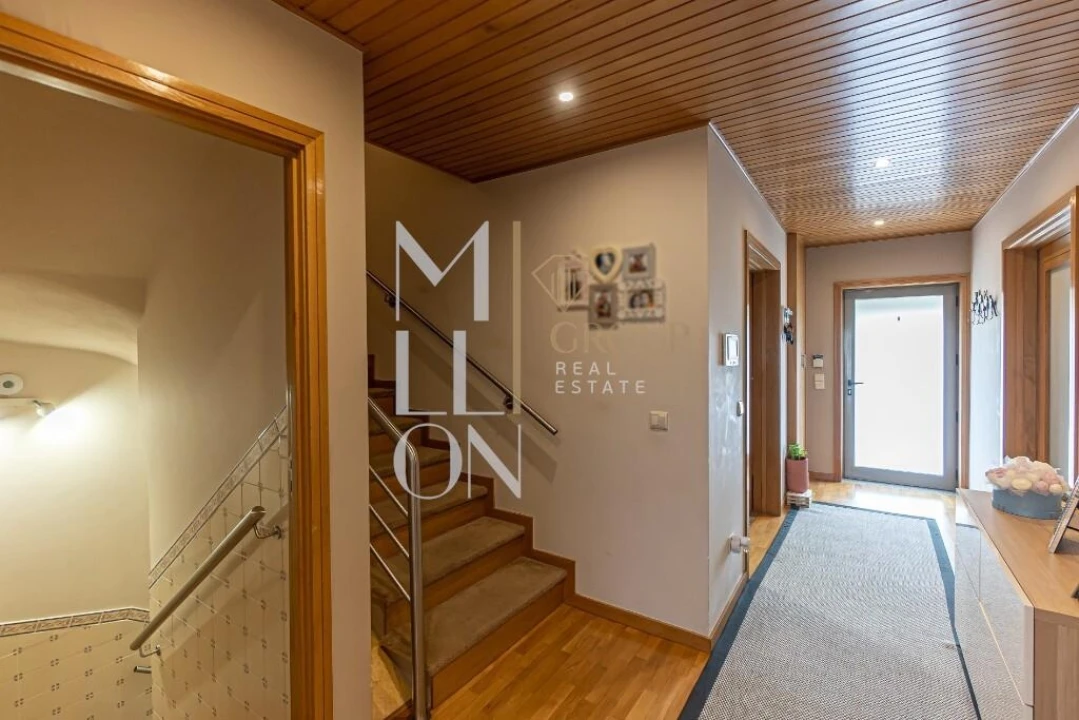 Moradia T4 para Venda em Serzedo e Perosinho Foto 6