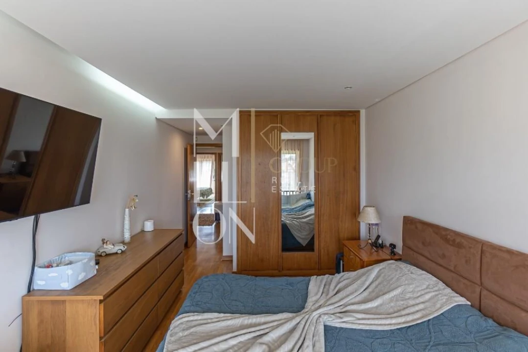 Moradia T4 para Venda em Serzedo e Perosinho Foto 27