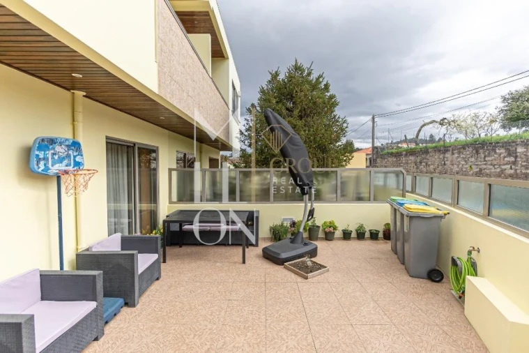 Moradia T4 para Venda em Serzedo e Perosinho Foto 50