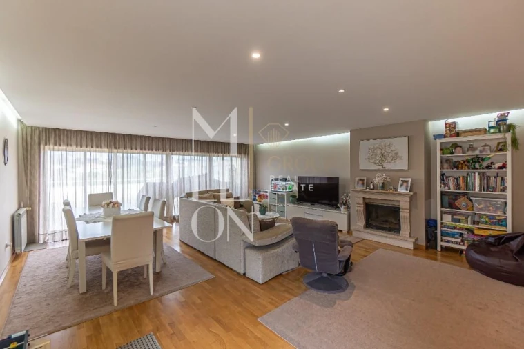 Moradia T4 para Venda em Serzedo e Perosinho Foto 12