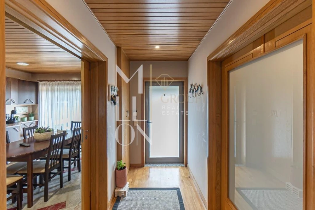 Moradia T4 para Venda em Serzedo e Perosinho Foto 5