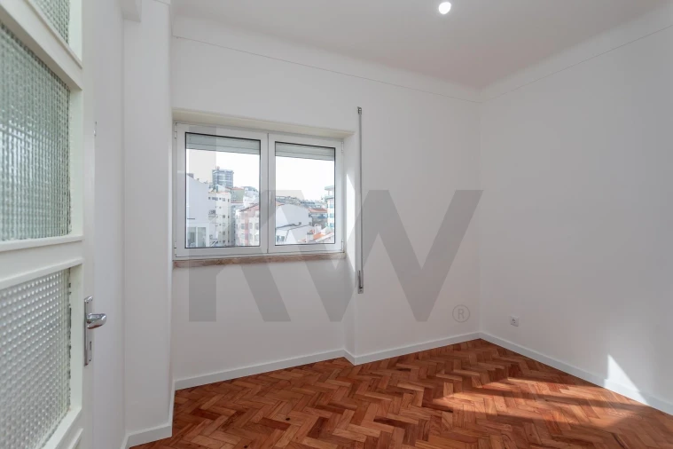 Apartamento T3 para Arrendamento em Arroios Foto 29